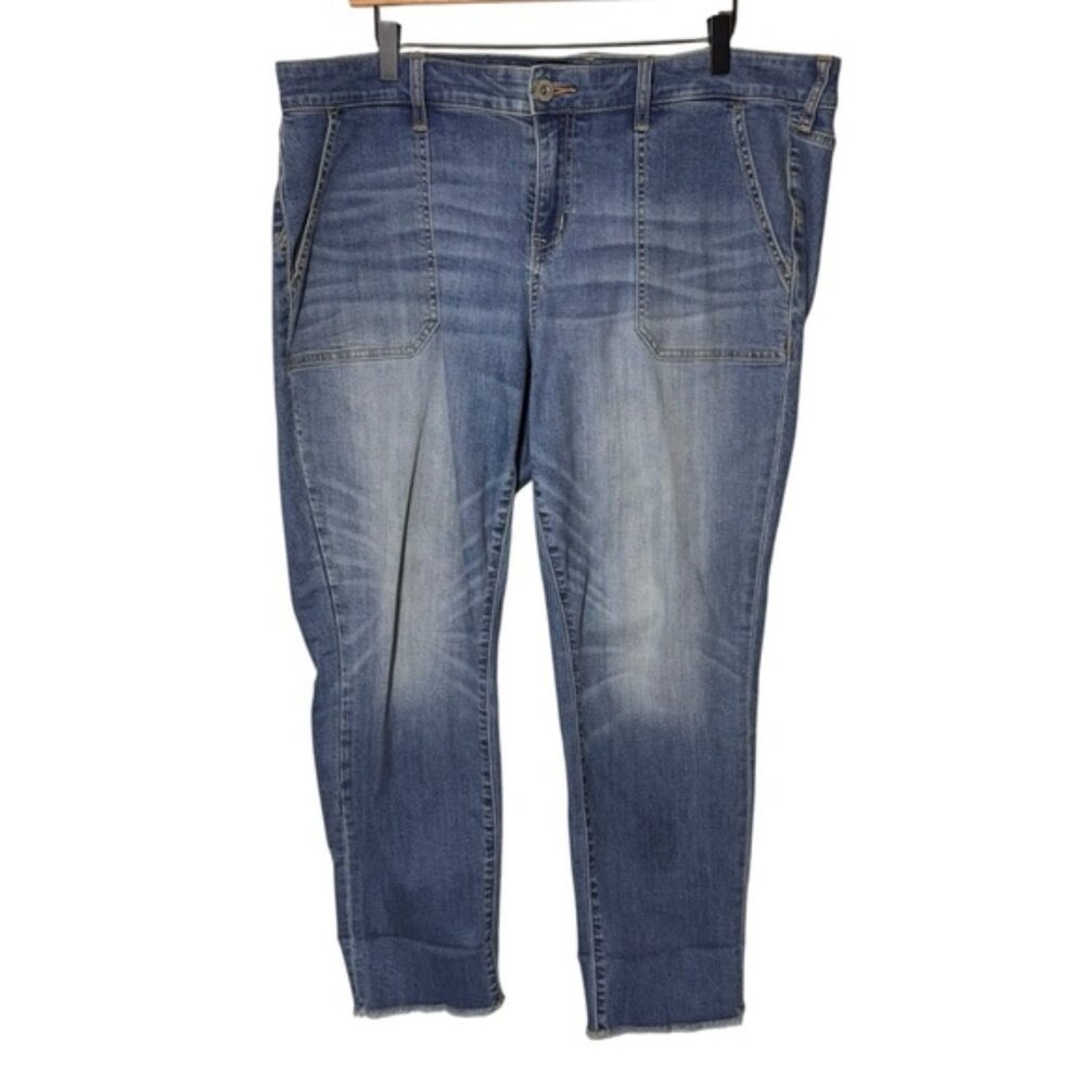 Torrid Crop Boyfriend Straight Vintage Stretch Mid-Rise Jean Size 16